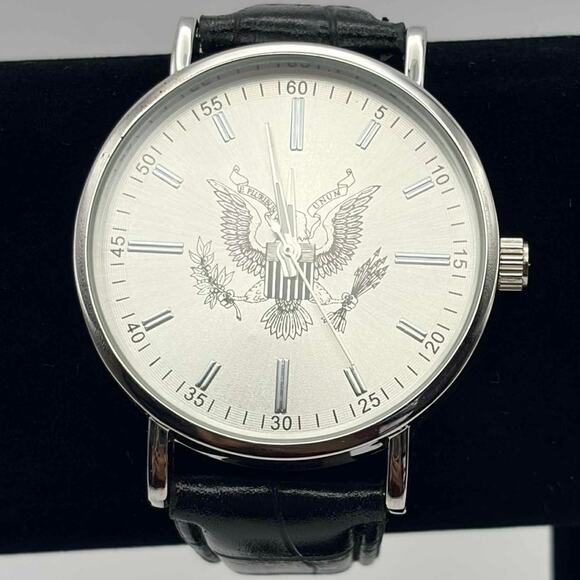 Black & Silver Men’s Watch - Picture 1 of 5